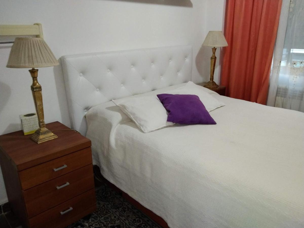 Habitaciones Individuales En Apartamento Madrid Exteriör bild