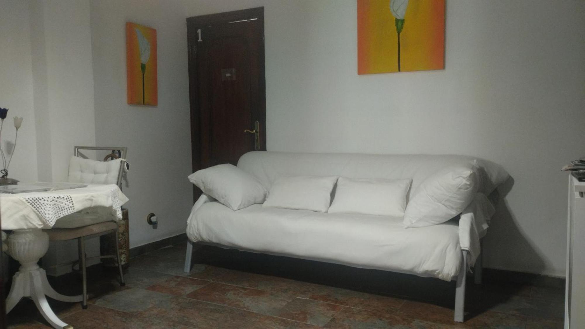 Habitaciones Individuales En Apartamento Madrid Exteriör bild